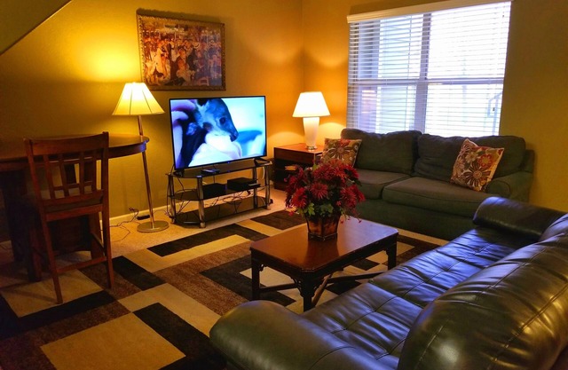 Spacious pool Condo In Denver Near downtown and airport