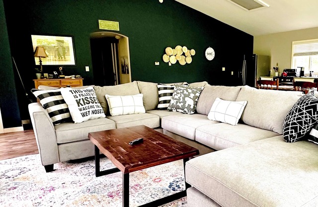 Spacious, private and peaceful 1st floor Apartment on Fly Creek
