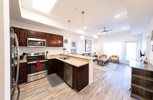Spacious Private Condo Unit in Lifestyle Center