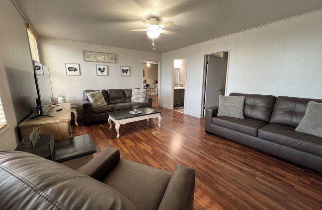 Spacious Private Country Getaway!