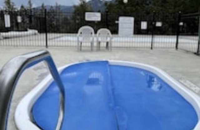 Spacious/Quiet 2bdrm, 2 bath with Mountain Views/Pool/Hot Tub/7night Disc!