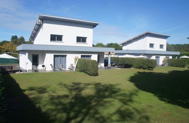 Geräumiges, ruhiges, komfortables Duplex, Südlage, beheizter, überdachter Pool