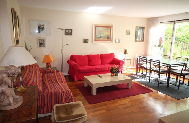 Geräumige und ruhige Familienwohnung (90m²) im Herzen des 18. Jhd.
