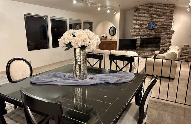 Spacious, quiet home close to Monterey, Carmel, Carmel Valley, and Laguna Seca.