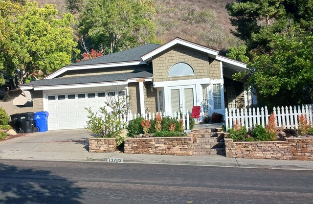Large, peaceful ranch: 3 bedroom, 2.5 bath 2100sf - 1 story