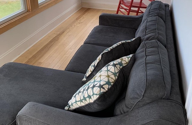 Spacious, Renovated Late Victorian, Close to Harbour and Beautiful Cockawit Bay