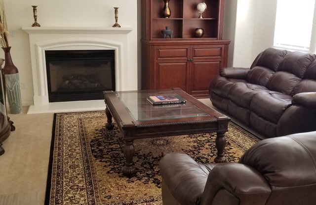 Geräumige Reno Retreat 4Bd / 3Ba ca. 3200 qm zu Hause auf 1/3 Acre