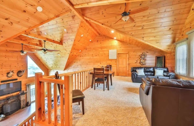 Spacious Retreat w/Panoramic View of Catskill Mts
