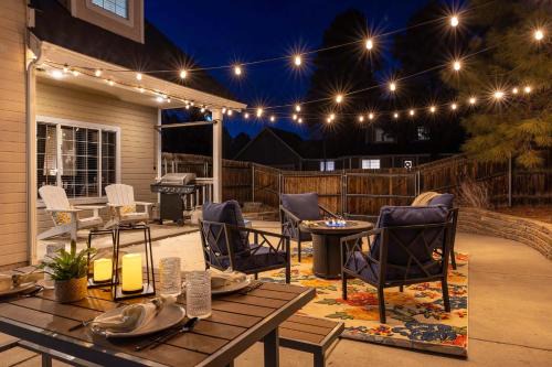 Spacious retreat with 2 Master Suites Foosball&AC