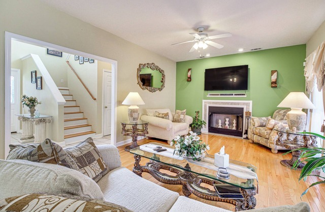 Spacious Richmond Hill Hideaway w/ Deck!