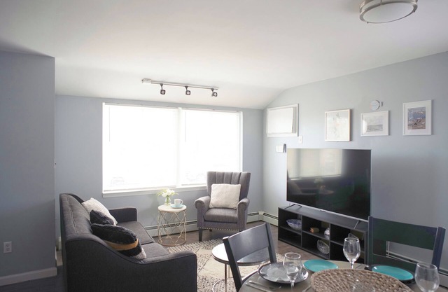 Spacious Rockaway Retreat Surf & WFH-Ready3-BR apartment in charming Queens