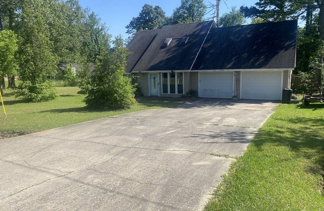 Spacious room in quiet subdivision