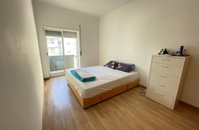 Spacious Room near Cristo Rei