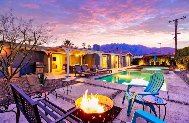 Pool, HotTub, FirePit, Large Patio, Putting Green