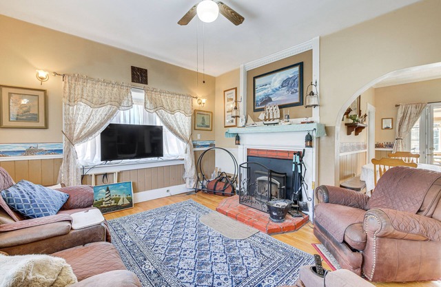 Spacious Round Pond House w/ On-Site Trail Access!
