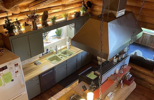Geräumige, rustikale, wunderschöne Lodge - 15 Acres 600 ft Küstenlinie - Genießen Sie das ganze Jahr über