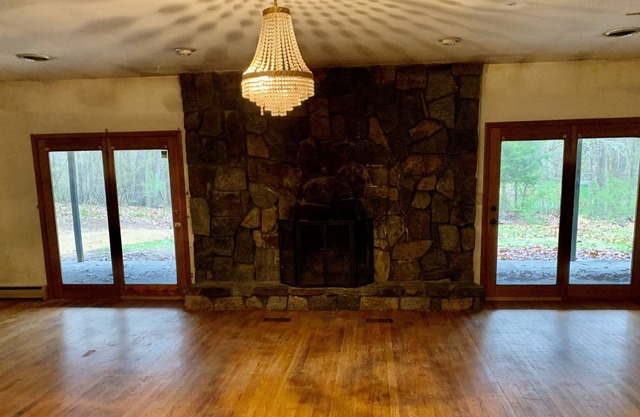 Spacious Saratoga Racetrack Season Rental - Minutes away from EVERYTHING!