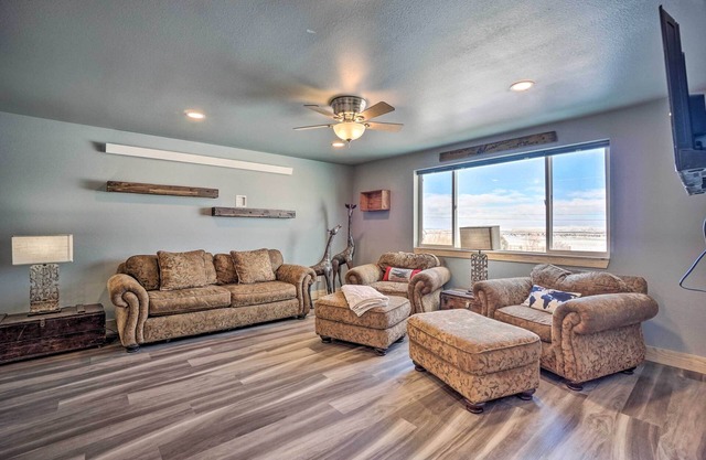 Spacious Saratoga Condo w/ Mountain Views!