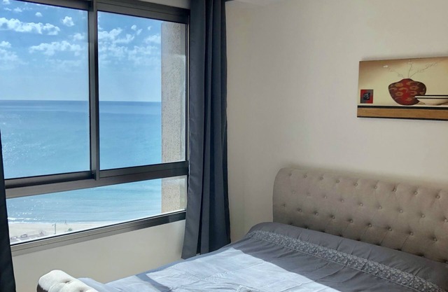 Spacious Sea View Apartment