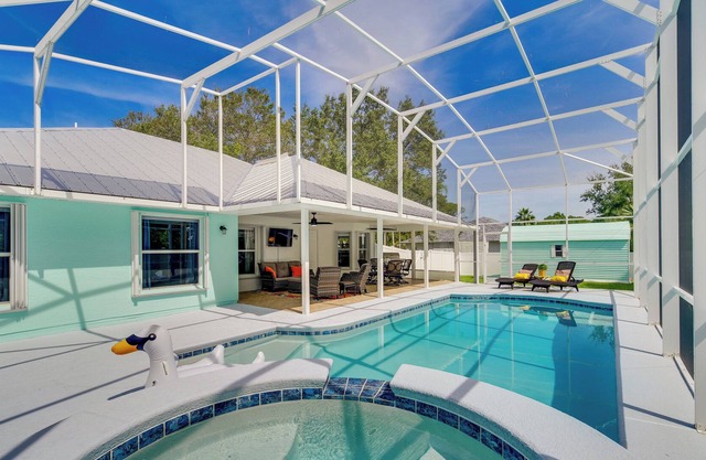 Spacious Sebastian Retreat: Lanai & Private Pool!