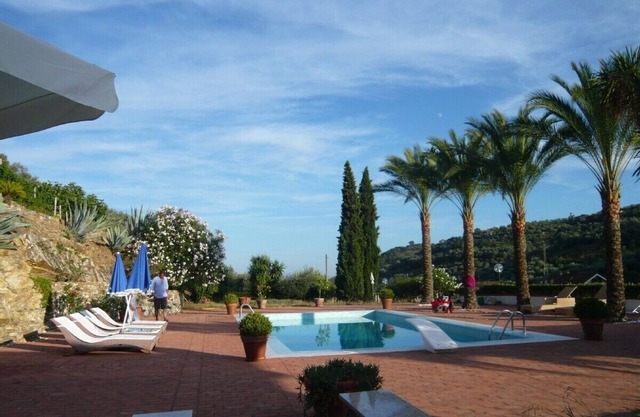 Großzügige Villa mit exklusivem Ambiente, Privatpool & Lounge Areas