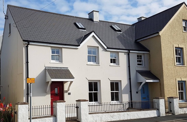 Spacious self-catered accommodation in the heart of St Davids.