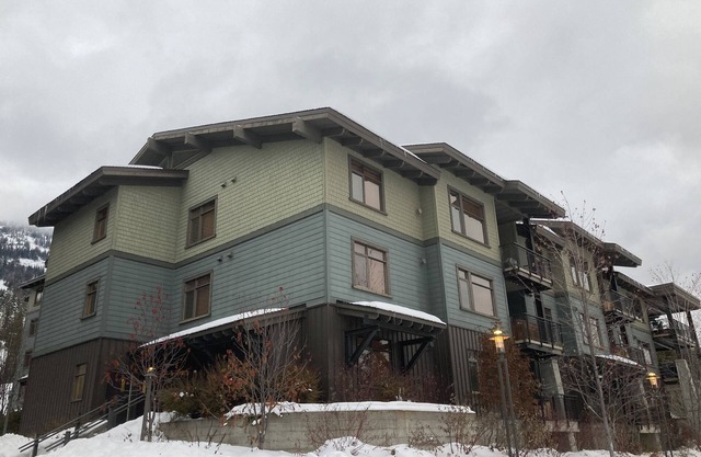 Spacious Ski in / Ski out condo at the Base of Red Mountain!