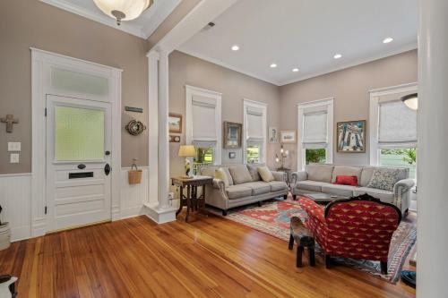 Spacious, Soulful Southern Stay