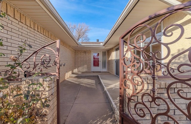 Spacious Southwestern Style 3-Bedroom Home near ENMU/RGH