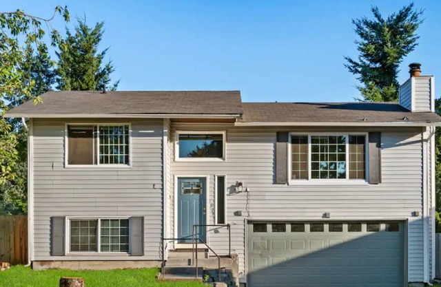 Spacious Spanaway 3bed Home