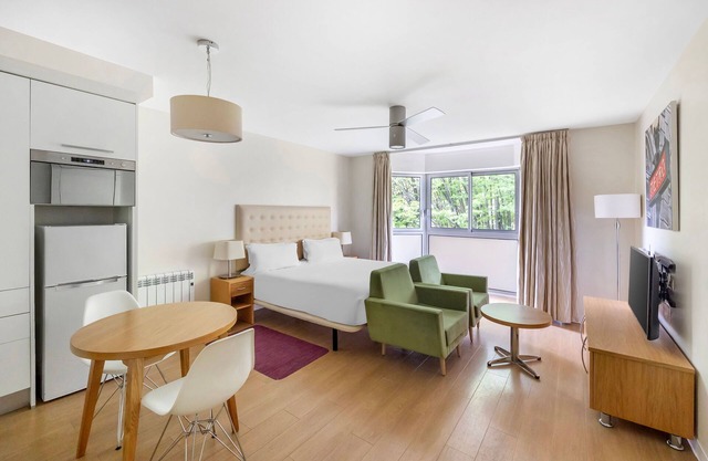 Spacious Studio | Paris Vincennes | Sleeps 2