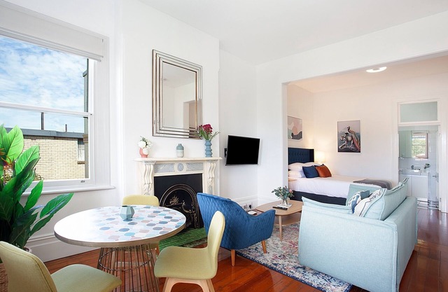 Geräumiges Studio mit Balkon in der Innenstadt von Glebe