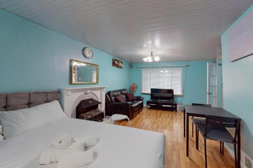 Spacious studio with easy access to the centre