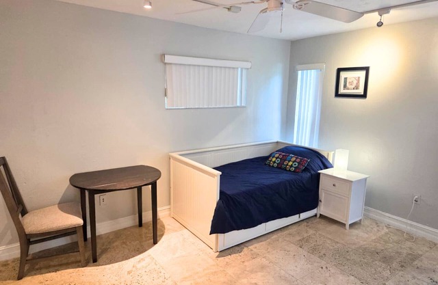 Spacious studio with private patio - perfect for traveling professionals!