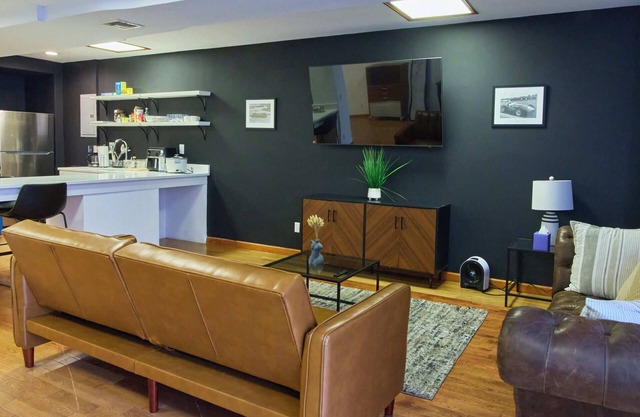 Spacious & Stylish: Cozy Large Studio Apartment with Modern Comforts