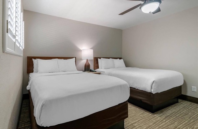 Spacious Suite w/ Kitchen Ideal for Relaxing Jekyll Island Retreat | Onsite Pool