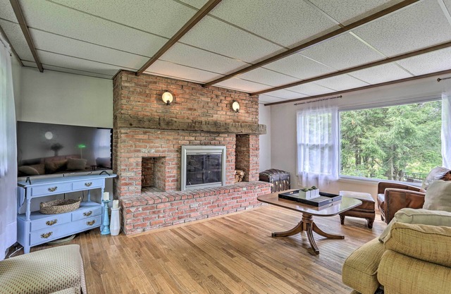 Spacious Sullivan County House w/ Fire Pit