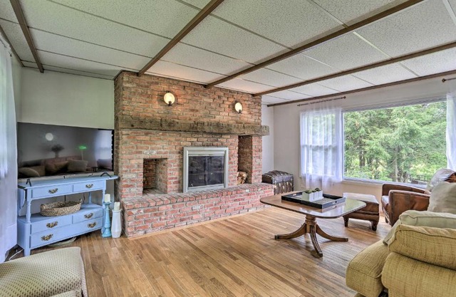 Spacious Sullivan County House with Fire Pit