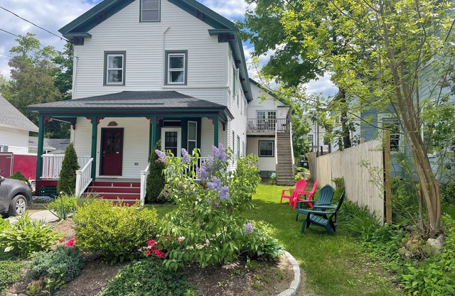 Spacious Sunny Loft ~ Downtown Bar Harbor!