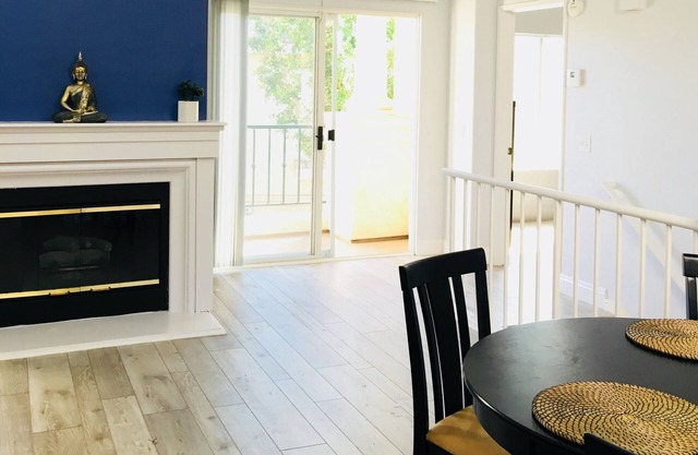 Spacious & Sunny Luxurious Townhouse La Jolla UTC
