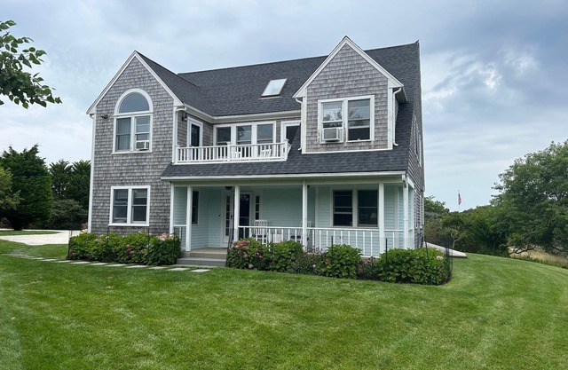 Spacious Surfside home just a short walk to Nobadeer Beach!