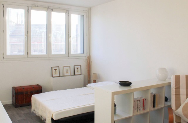 Spacious T1 with Wifi near Paris