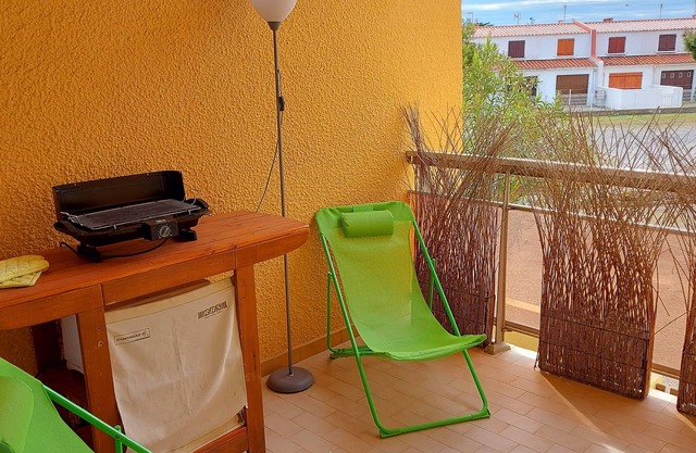 Spacious T2 close to the beach and shops