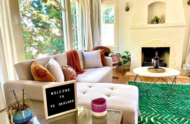 Spacious Temescal Home near UC-Berkeley with Firepit Patio & Outdoor Dining