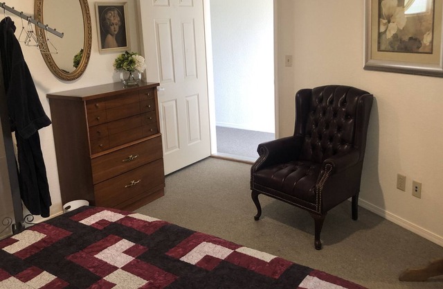 Spacious town home conveniently located in the heart of the bitterroot valley!!!