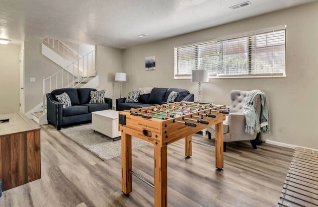 Spacious Townhome w/ King Bed and W/D