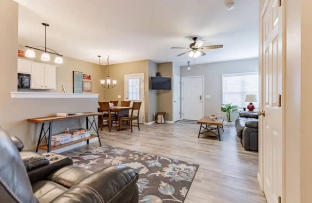 SPACIOUS TOWNHOUSE with the COMFORTS of HOME