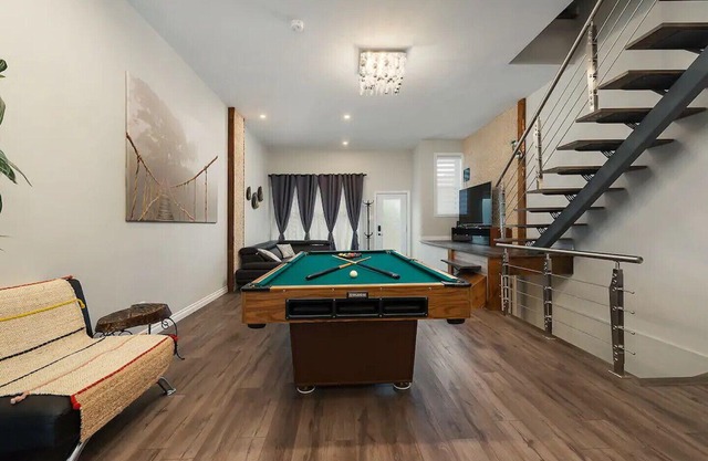 Geräumiges Stadthaus mit Dachterrasse 4BR in der Nähe von DT