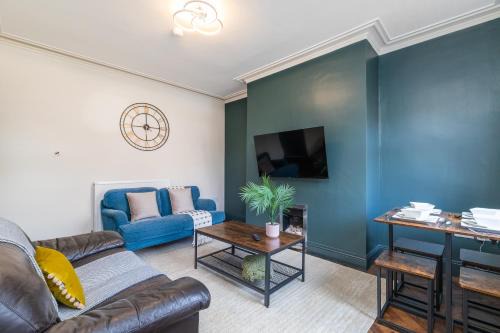Spacious Two Bed House in Headingley
