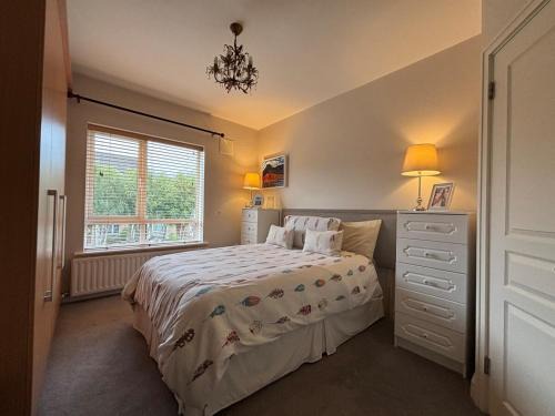 Spacious Two Bed near Airport